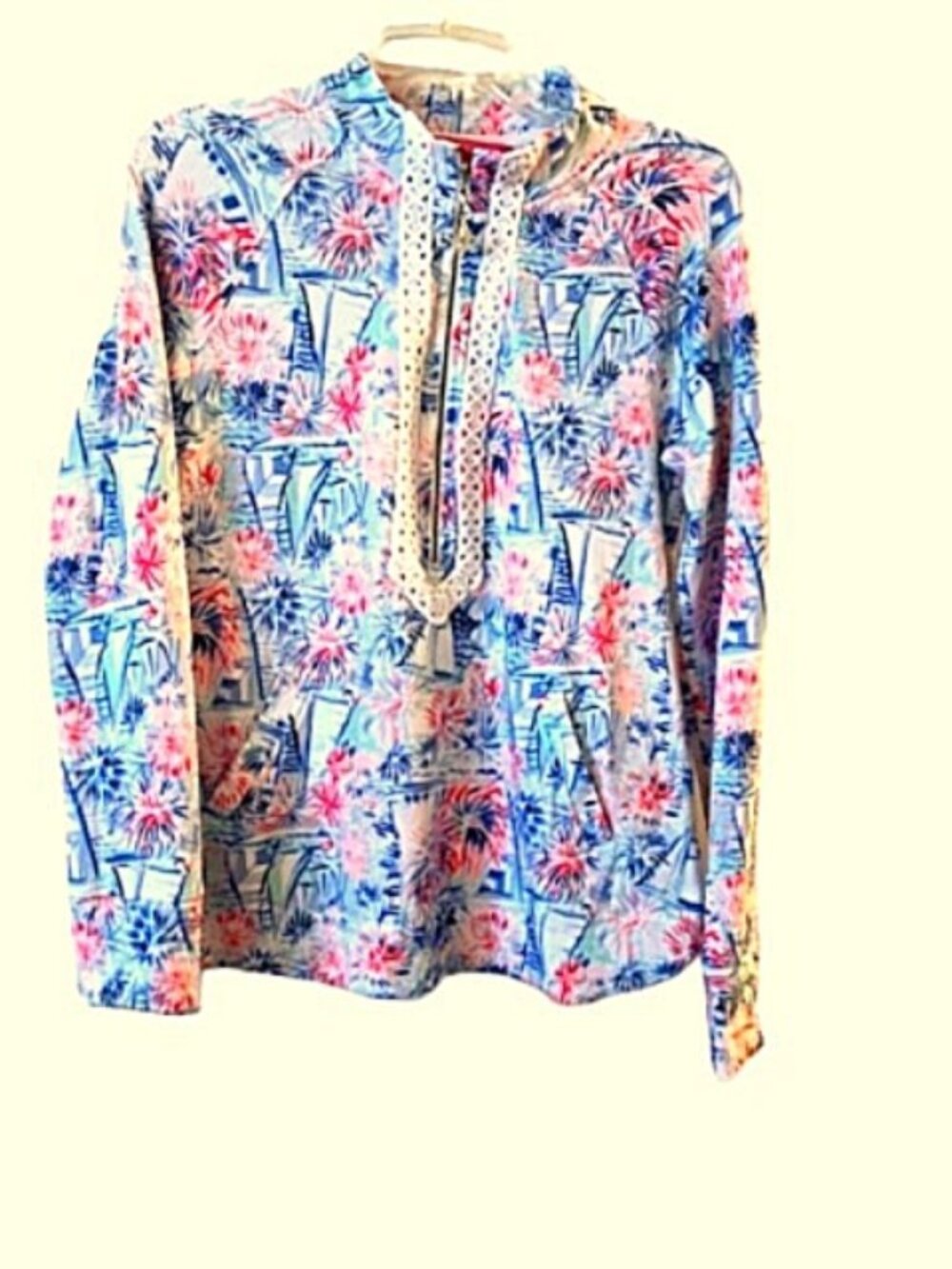 Lilly Pulitzer Popover Top with Kangaroo Pocket & Sailboat Zipper Puller Size S